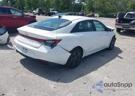 2022 Hyundai Elantra Sel z USA, uszkodzony, nr VIN 5NPLM4AG1NH071643